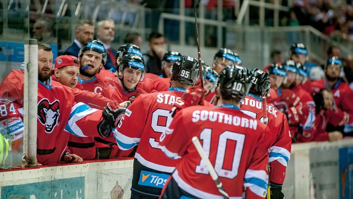 Cristiano Ronaldo z Juventusu Turín na rozcvičke pred prvým štvrťfinále LM na pôde Ajaxu Amsterdam.