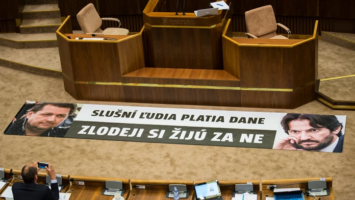 Mimoriadna schôdza Národnej rady SR, ktorú iniciovali opozičné strany SaS a OĽaNO-NOVA s cieľom vysloviť nedôveru ministrovi vnú