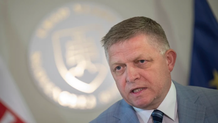 Premiér Fico chce o transakčnej dani hovoriť na koaličnej rade koncom týždňa