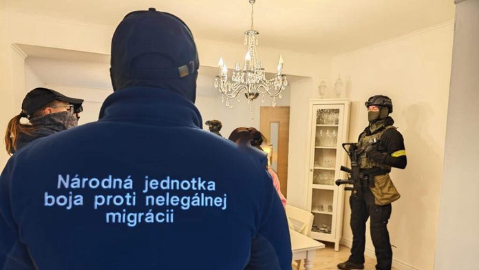 V Lučenci zasahovala Národná jednotka boja proti nelegálnej migrácii.