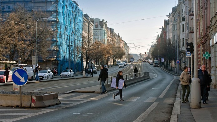 Brutálny útok v Česku: Žena po hádke oslepila muža, hrozí jej 10 rokov väzenia