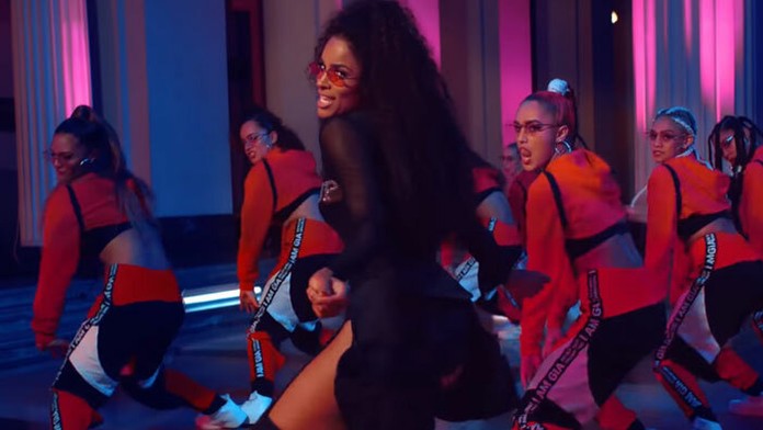 Ciara vo videoklipe k skladbe Level Up