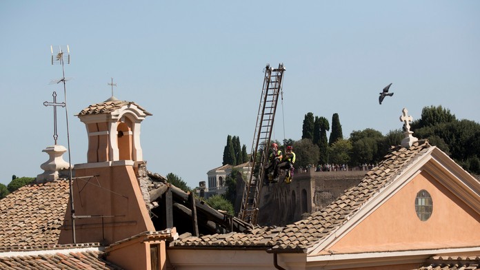 V rímskom kostole sa zrútila strecha