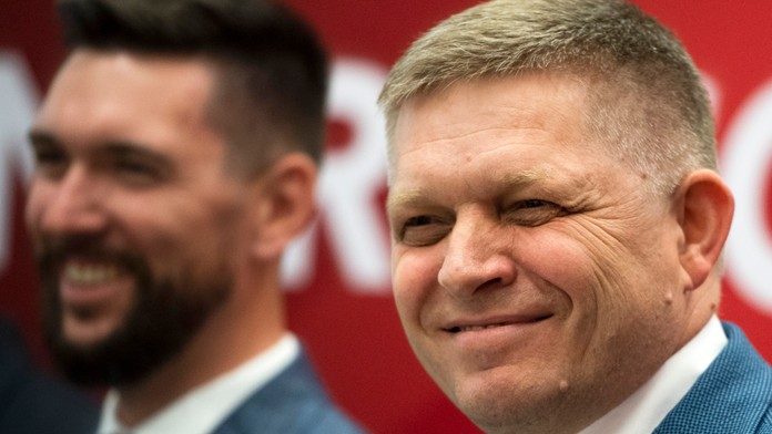 Voľby by v januári vyhral Smer. Do parlamentu by sa dostala aj Republika