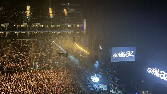 Britskí zdravotníci si užívali koncert zadarmo