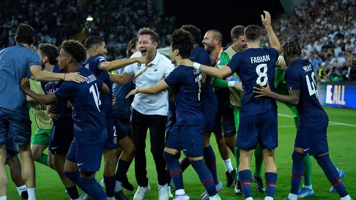 PSG oslavuje Superpohár po obrovskej penaltovej dráme. Parížania v závere zmazali dvojgólové manko