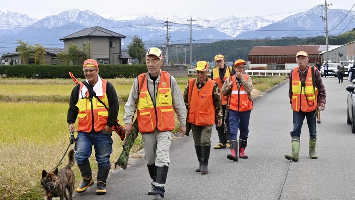V Japonsku spustili po útoku medveďa pátraciu akciu. Šelma zaútočila na turistu a odvliekla ho do lesa