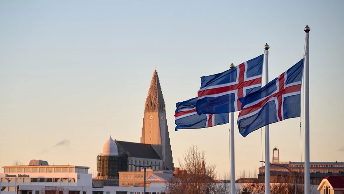 Škandál na Islande. Ministerka školstva a záležitostí detí mala syna so 16-ročným chlapcom