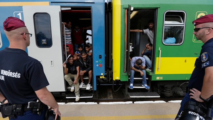 Migranti sa dostali do konfliktu s maďarskou políciou.