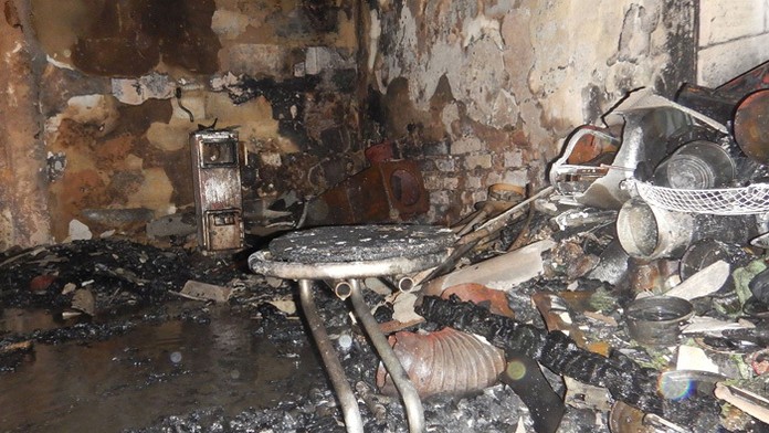 Zhorená dvojizbová prístavba v rodinnom dome v Komárne, časť Kava.