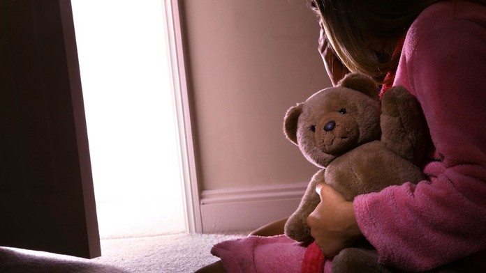 Matka chce za chyby manžela potrestať svoju dcéru. Po šiestich rokoch jej zmení meno