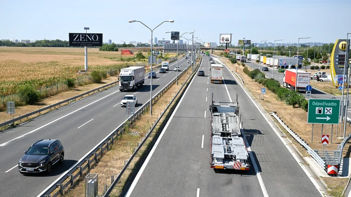 Na prvom mieste sú zdravie a bezpečnosť: Týmito pravidlami sa treba riadiť pri nehode na diaľnici
