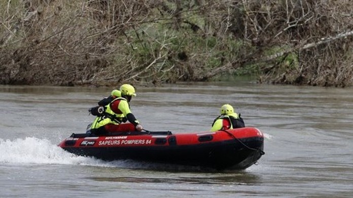 Ničivé záplavy na juhu Francúzska si vyžiadali najmenej päť obetí. Po ďalší osobách vrátane detí naďalej pátrajú