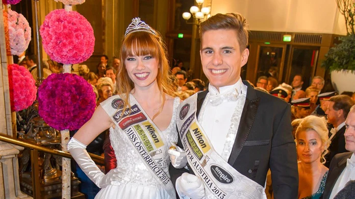Na archívnej snímke Miss Rakúsko Ena Kadicová s mistrom Rakúska Philippom Knefsom.