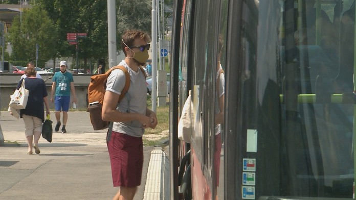 Samosprávy vyzývajú ľudí k využívaniu ekologickejšej MHD.