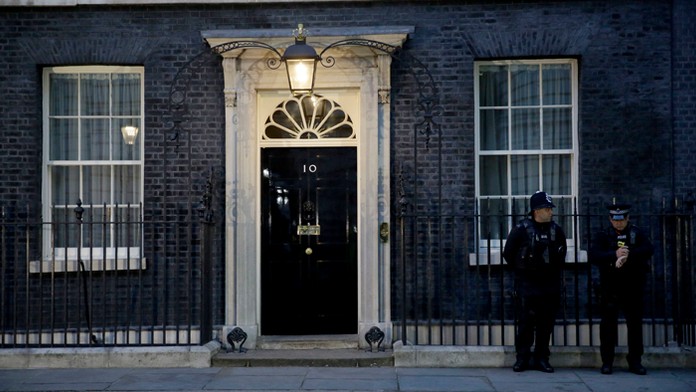Downing Street v Londýne.