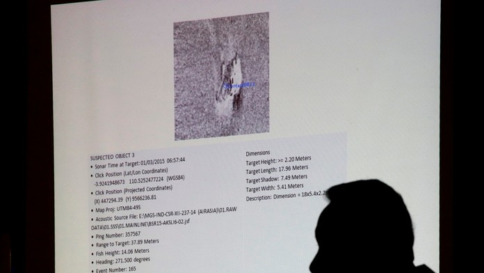 Velke trosky z havarovaneho lietadla AirAsia.