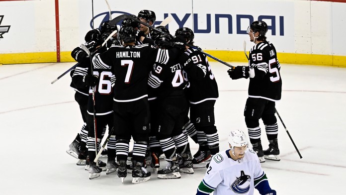 Tkachuk exceloval aj po exhibícii. Tatar sa tešil z výhry. Černákova Tampa utŕžila debakel