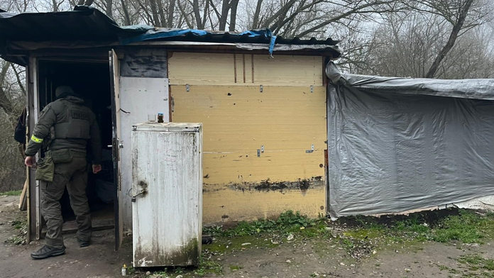 Obchodovanie s ľuďmi na Slovensku: Zneužívali ich a brali im dávky. Hrozí im až 12 rokov väzenia