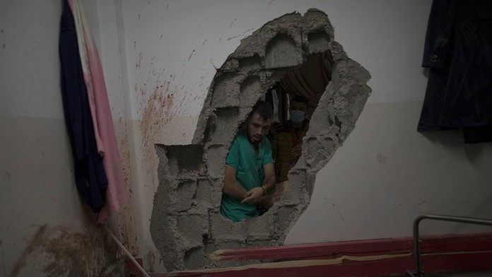 WHO odsúdila Izrael za zničenie nemocnice. Hamas mal zbrane poskrývané aj v inkubátoroch, tvrdí armáda