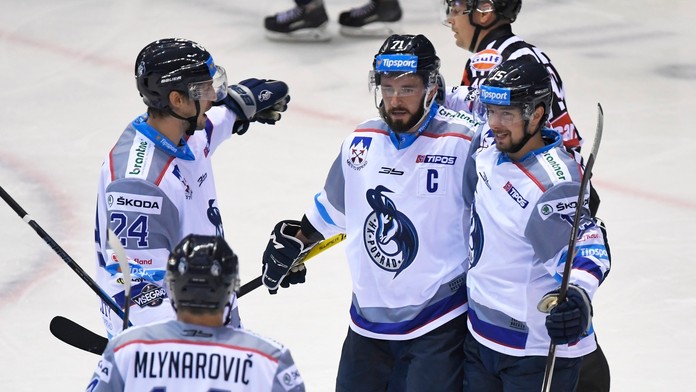 Na snímke radosť hráčov Popradu po prvom góle