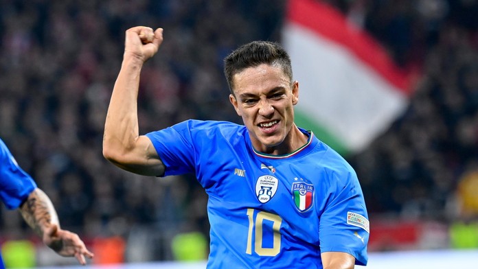 Budapešť potopila azúrová, o titul zabojujú Taliani. Anglicko si prestrelkou vo Wembley prinavrátilo česť