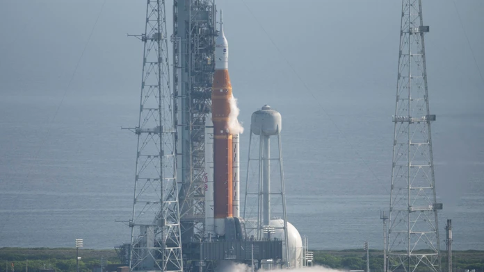NASA: Štart rakety programu Artemis opäť odložili pre únik vodíka