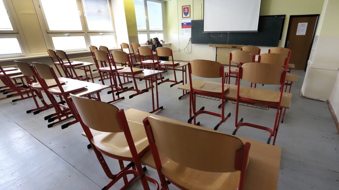 Momenty hrôzy na základnej škole. Spolužiačku dusili do bezvedomia pre výzvu na TikToku