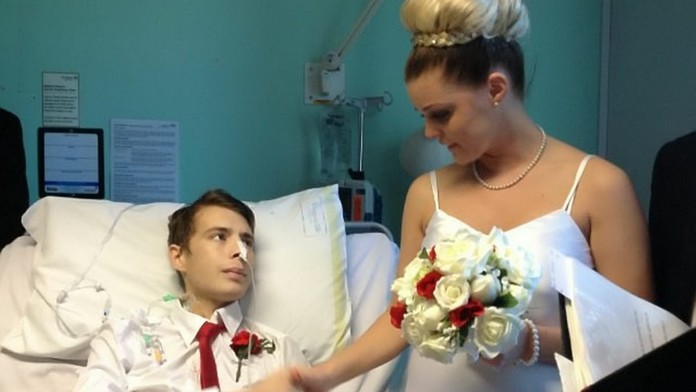 Felix Glenny a Cola Glenny sa zosobášili na smrteľnej posteli