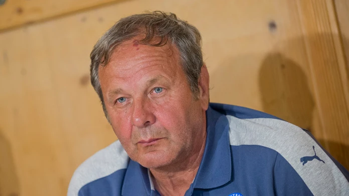 Tréner futbalovej reprezentácie Ján Kozák.