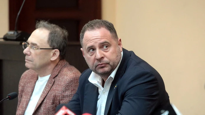 Jermak vyzbieral peniaze na kauciu. Bývalú pravú ruku Zelenského budú stíhať na slobode