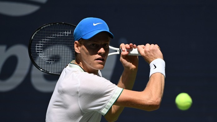 Dištanc za doping mu hrozil kvôli fyzioterapeutovi s trénerom. Svetová jednotka oboch poslala k vode