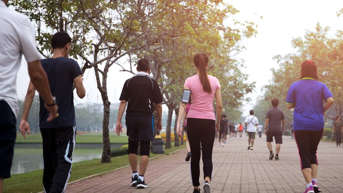 Nižšie riziko úmrtia bez ohľadu na príčinu. Podľa novej štúdie stačí aj menej ako 10-tisíc krokov denne