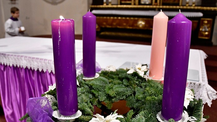 Adventný veniec.