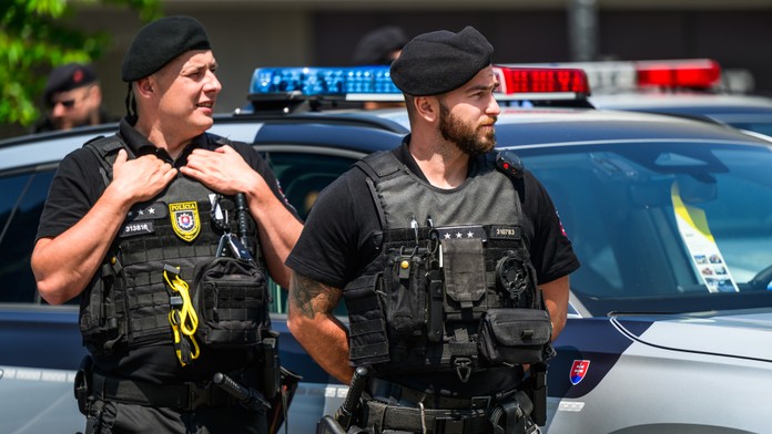 Na bezpečnosť počas Eura do 21 rokov budú dohliadať aj zahraniční policajti