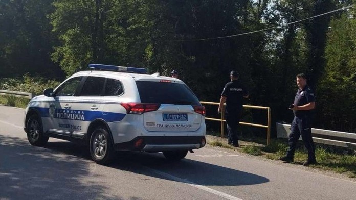 Srbská polícia (ilustračná snímka)