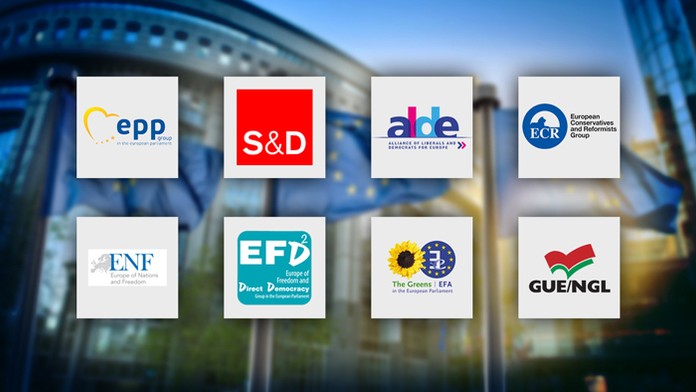 Havarovaný diaľkový autobus na diaľnici A9 pri Lipsku.