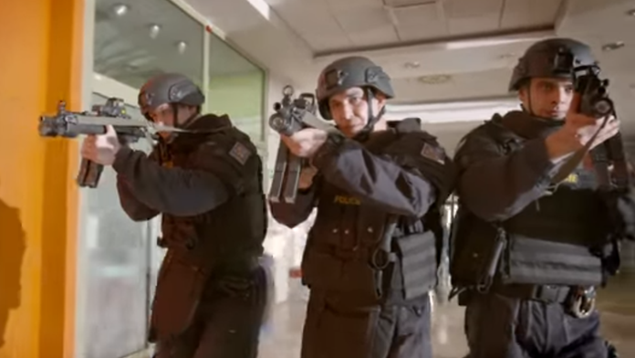 Zásah policajného komanda.