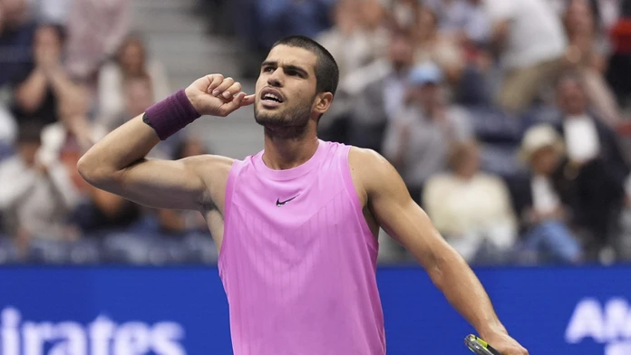 Alcaraz triumfoval vo finále US Open. Španiel bude novou svetovou jednotkou