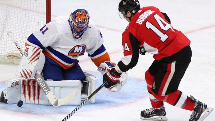 Jaroslav Halák prispel svojím výkonom k víťazstvu New Yorku Islanders 4:3 na ľade Ottawy.