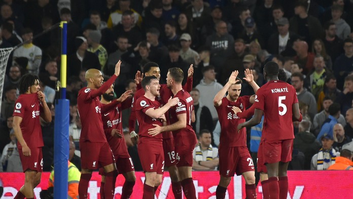 Futbalisti Liverpoolu oslavujú gól.