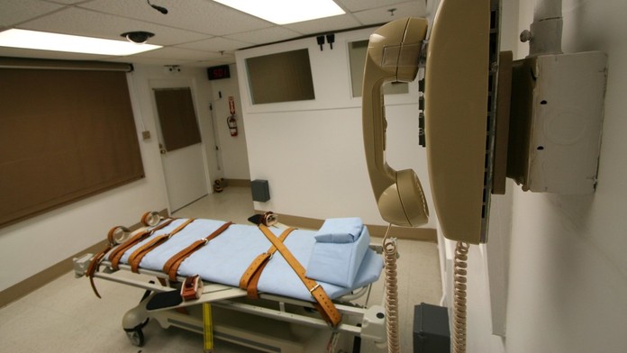 Chceli ho zabiť smrtiacou injekciou, no prežil. Na Američanovi vyskúšajú nový spôsob popravy