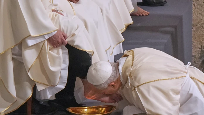 Pápež Lev XIV. obnovil zaužívanú podobu tradície na Zelený štvrtok. Odkazom si uctil aj predchodcu Františka