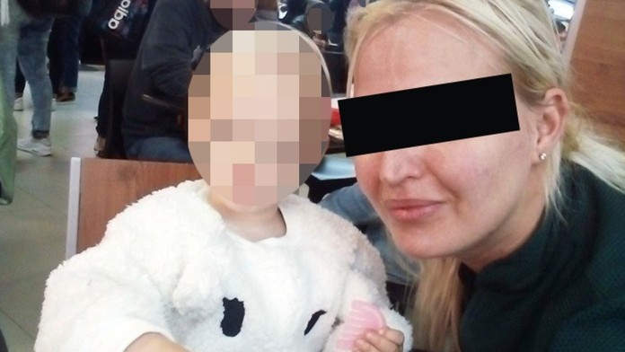 Zľava Matt Grzelcyk, Danton Heinen a Brett Ritchie z Bostonu oslavujú gól proti Dallasu.