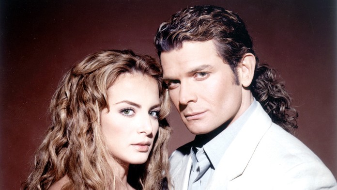 Keď budeš moja - Paloma (Silvia Navarro) a Diego (Sergio Basañez)