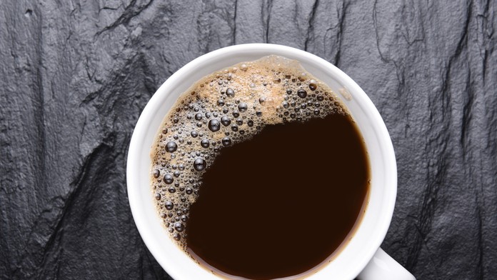 Vypitie čiernej kávy pred raňajkami zvyšuje hladinu glukózy v krvi až o 50 percent.