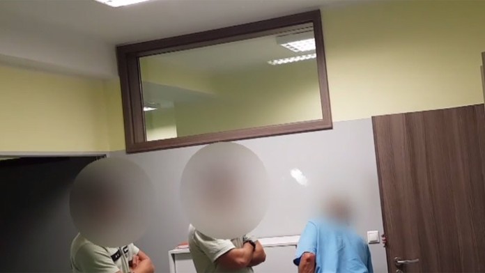 Urológ zo žilinskej nemocnice, ktorý nafúkal