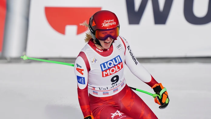 Predviedla takmer bezchybnú jazdu a v cieli žiarila šťastím. Rakúšanka Cornelia Hütterová ovládla zjazd