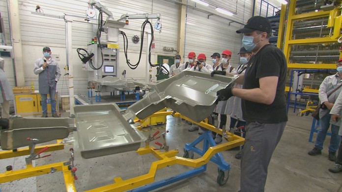 Testovanie zamestnancov ministerstva pôdohospodárstva v kaštieli v Nemšovej.