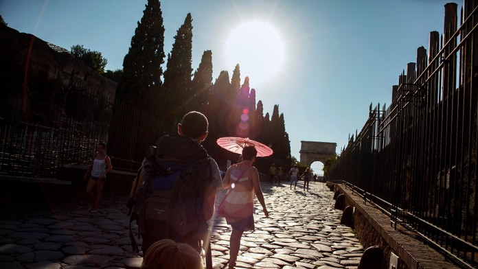Taliansko zasiahla vlna extrémnych horúčav. Najvyšší stupeň výstrahy pred teplotami platí v ôsmich mestách